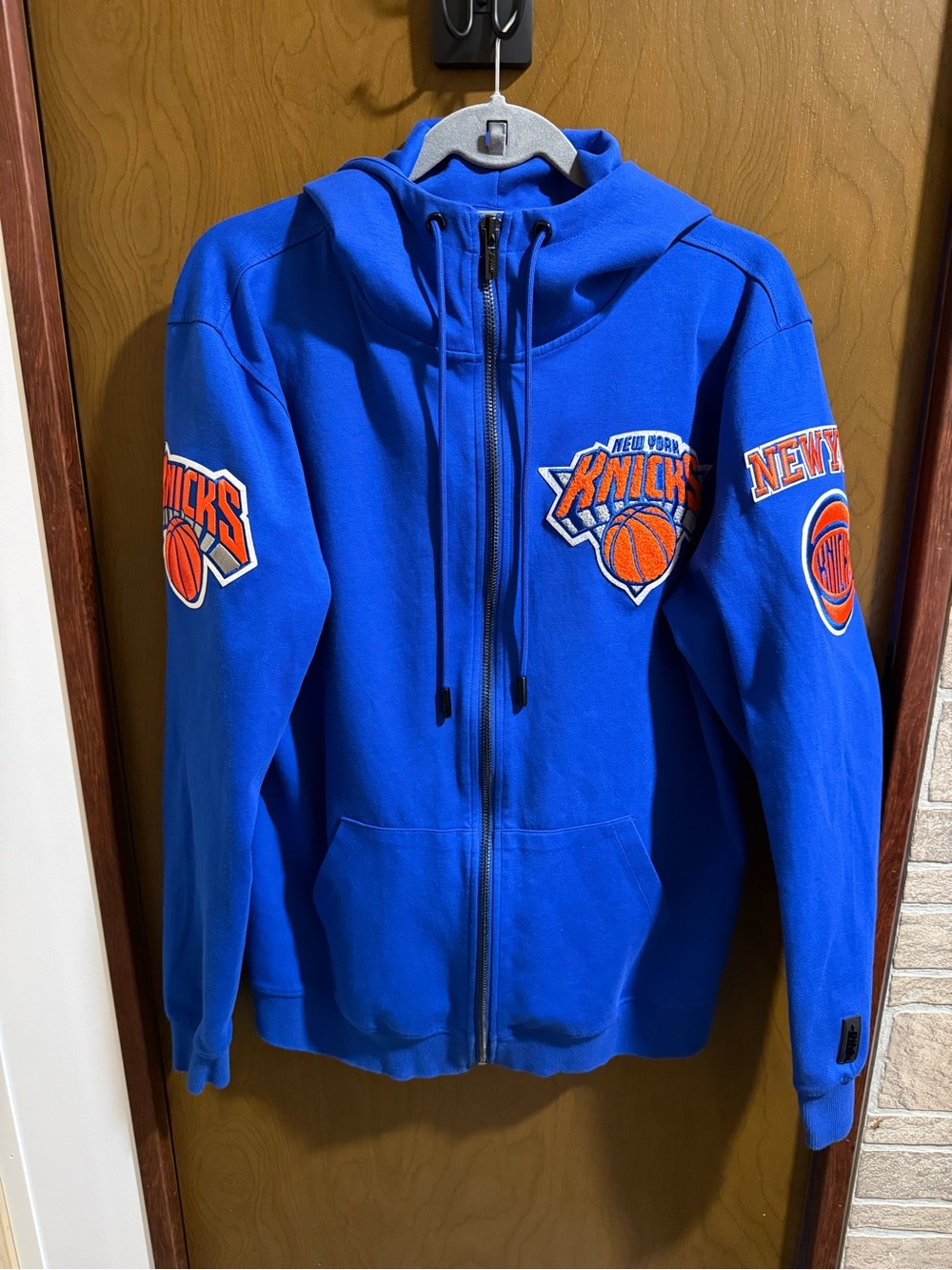 New York Knicks Blue Full-Zip Hoodie